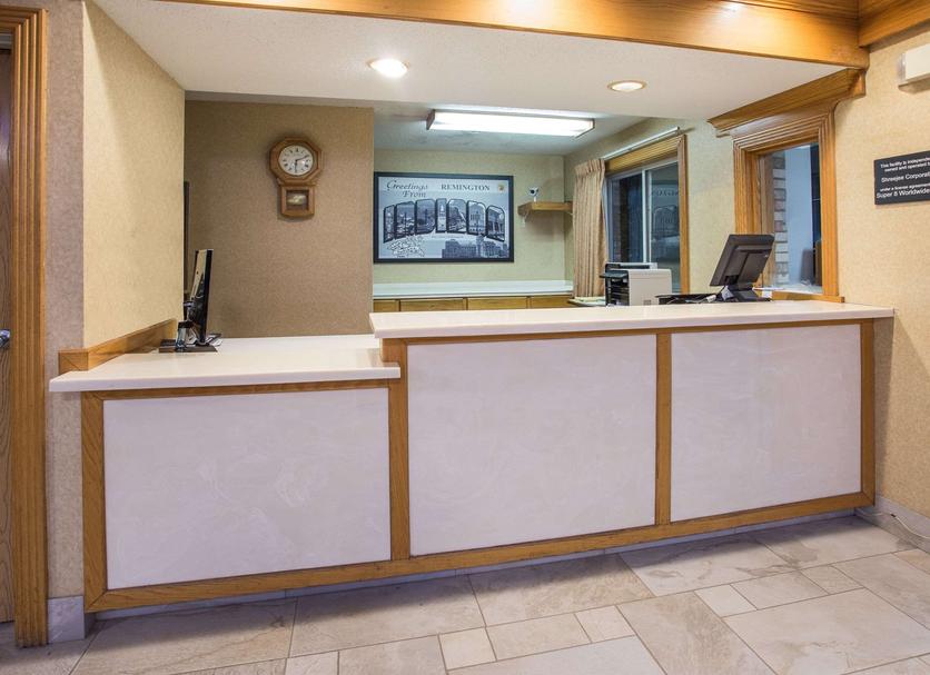 Front desk Photo