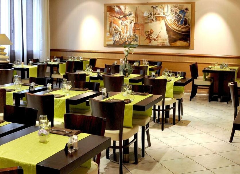 Restaurant Photo