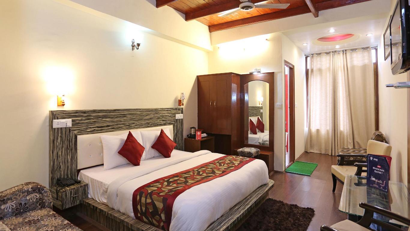 OYO 4889 Hotel Moon 2
