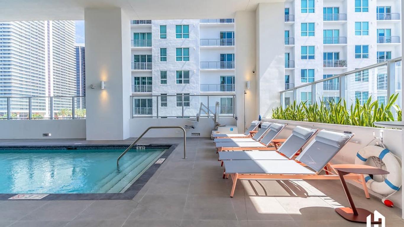 Downtown Miami Condos by Lua Host