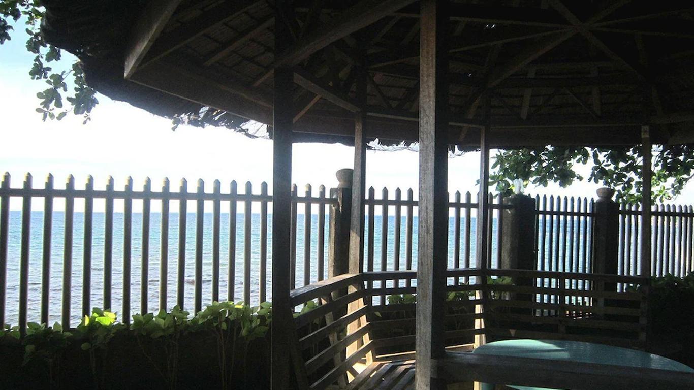July's Haven Seaside Pension