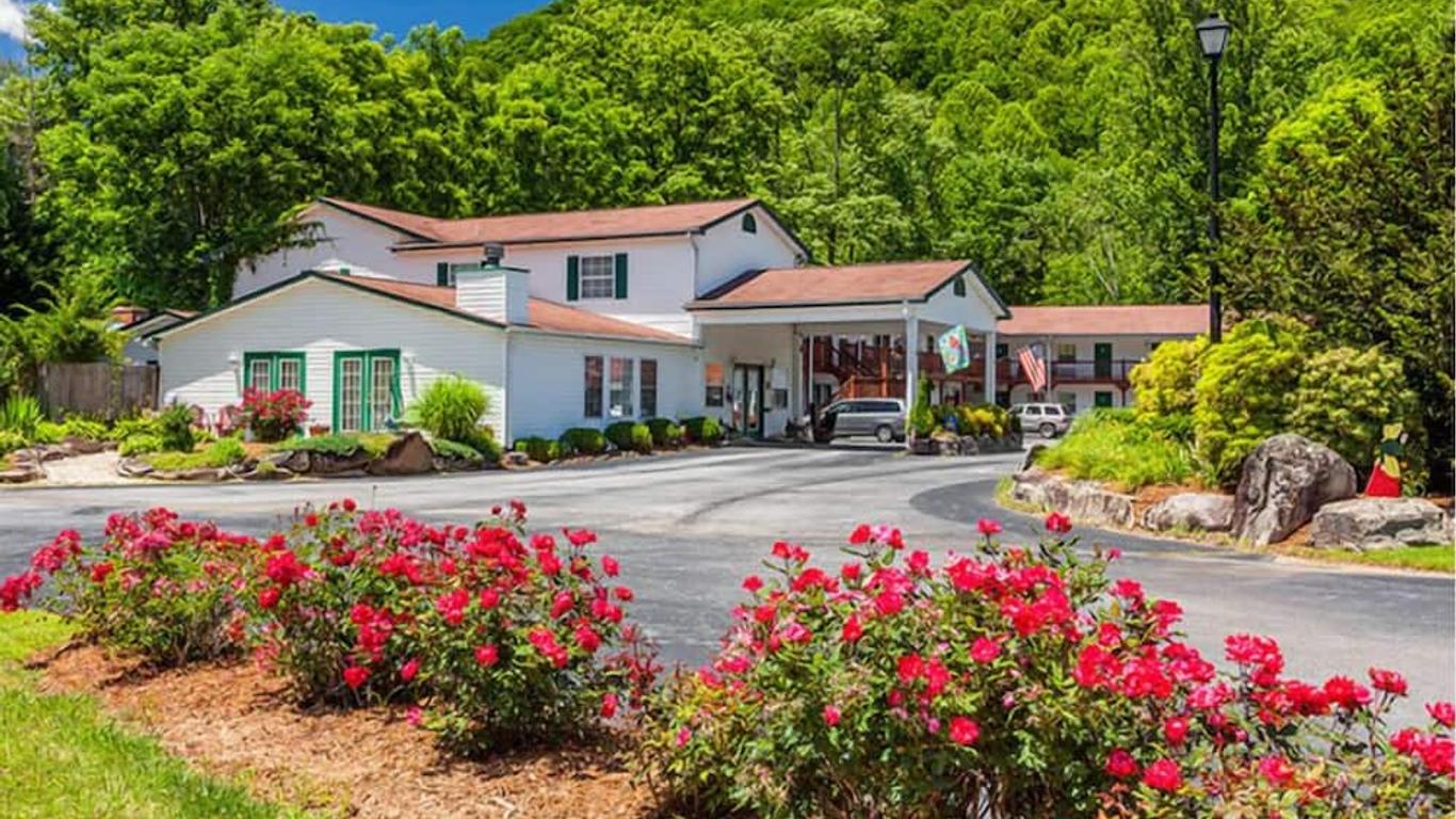 Maggie Valley Creekside Lodge