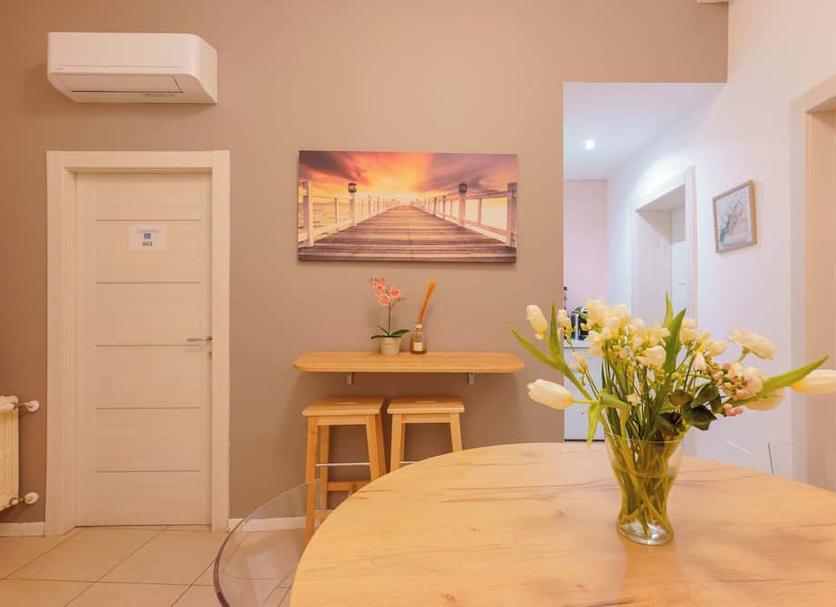 Dining room Photo