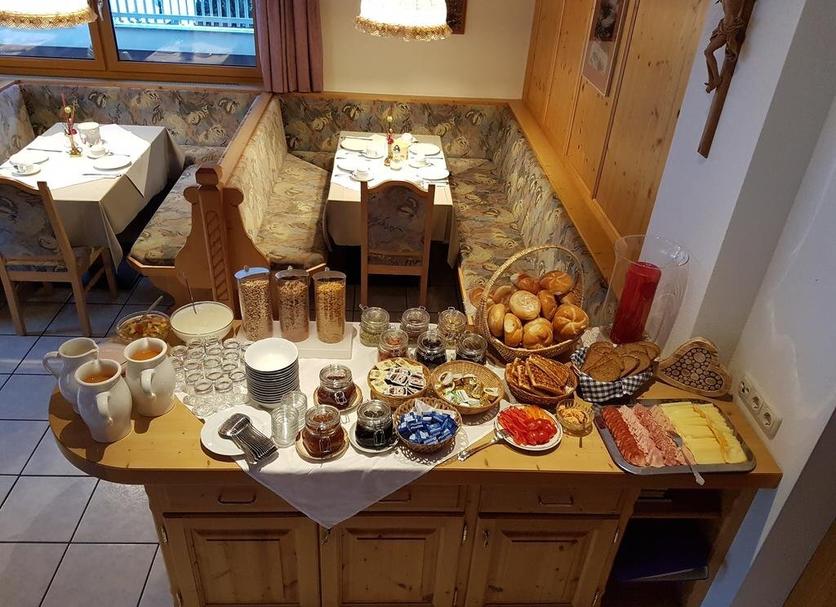 Buffet Photo