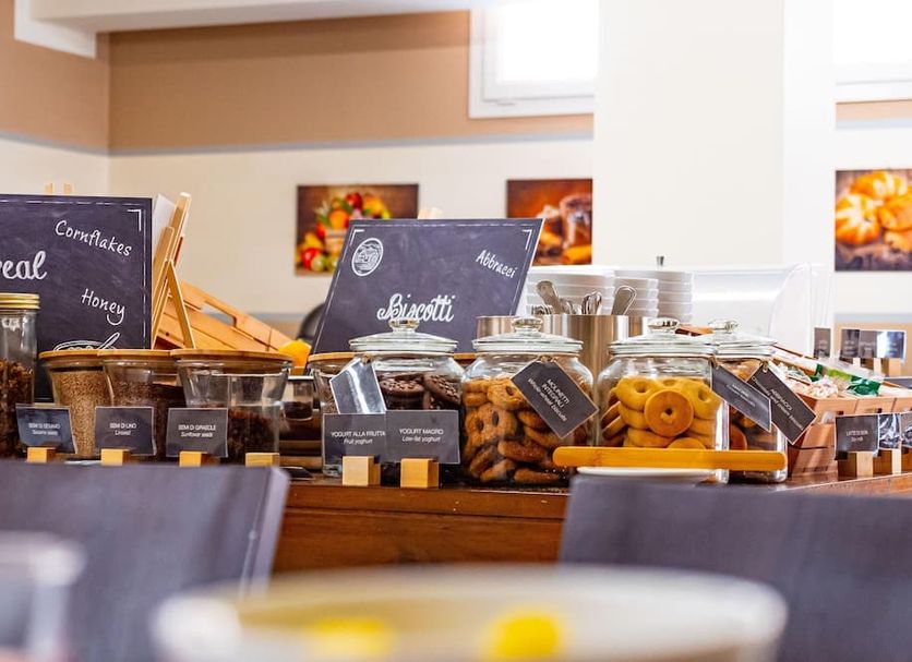 Buffet Photo