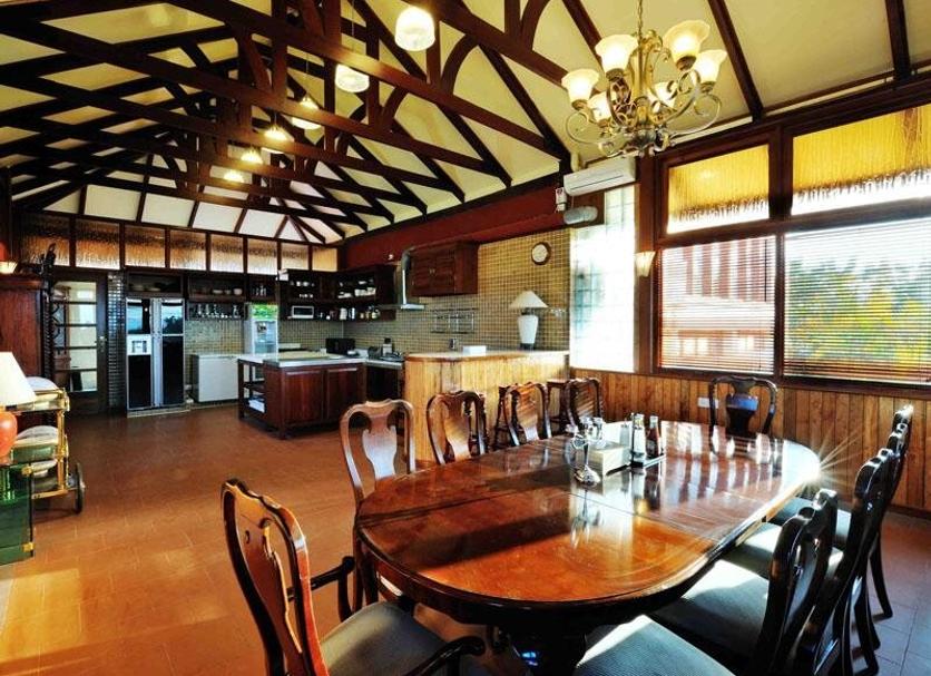 Dining room Photo