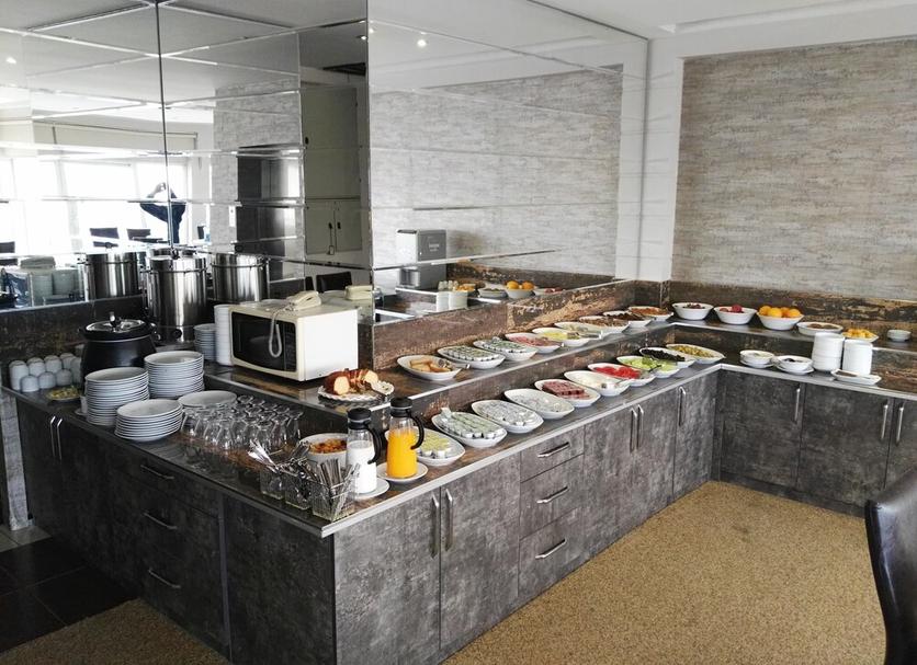 Buffet Photo