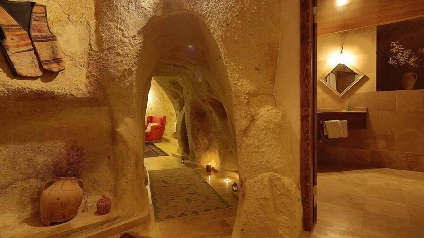 Jerveni Cave Hotel