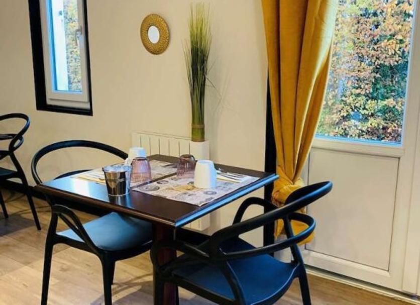 Dining room Photo