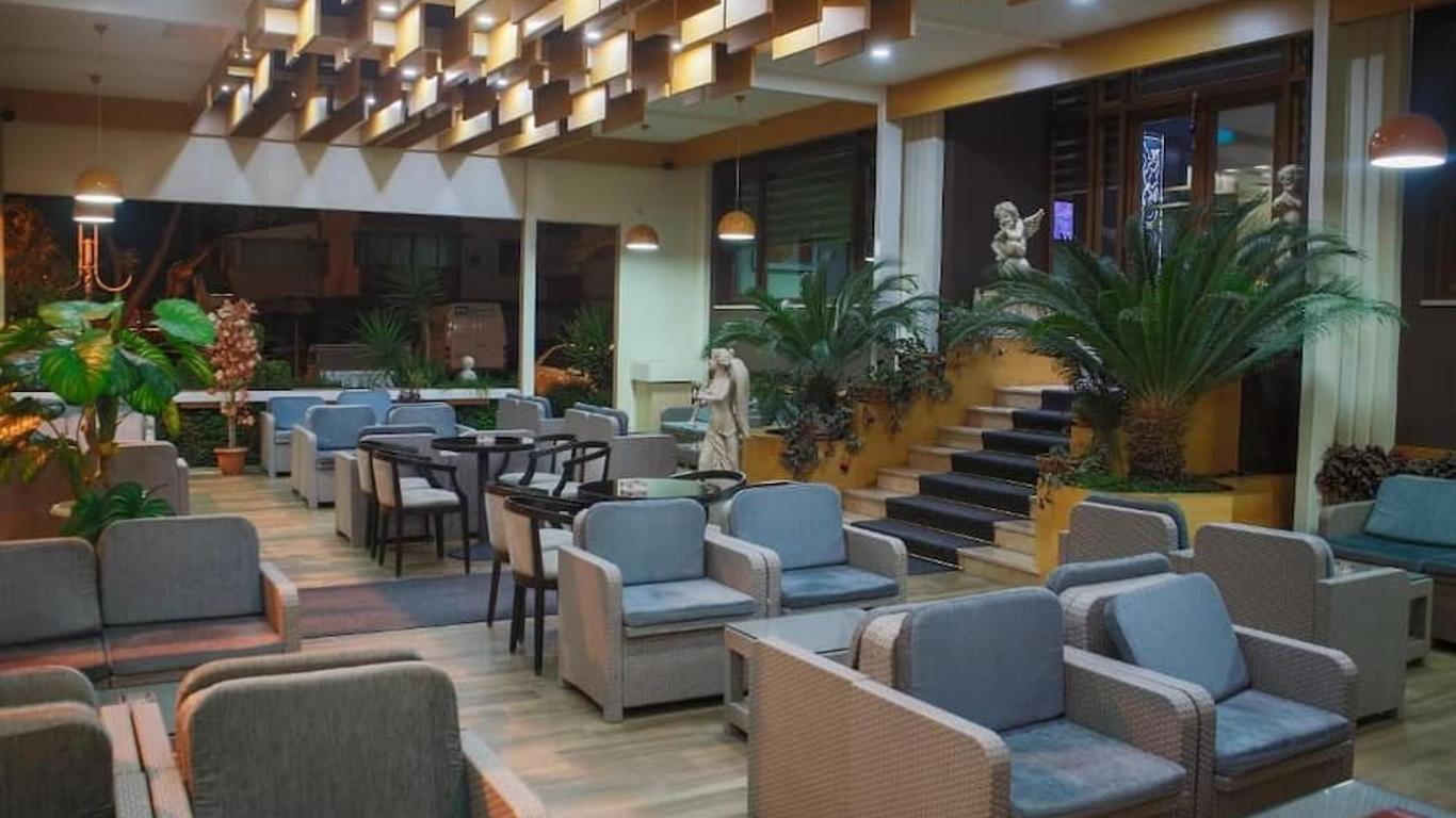 Grand Hotel