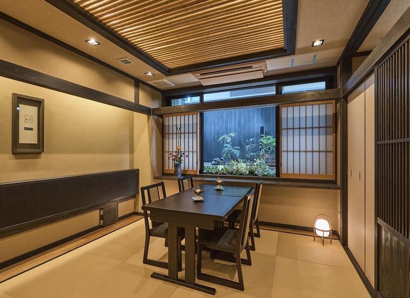 Dining room Photo
