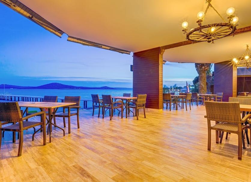 Restaurant Photo
