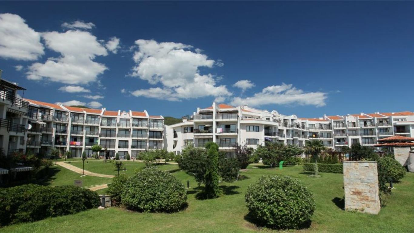 Diamond Apart Complex