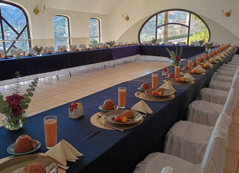 Buffet Photo