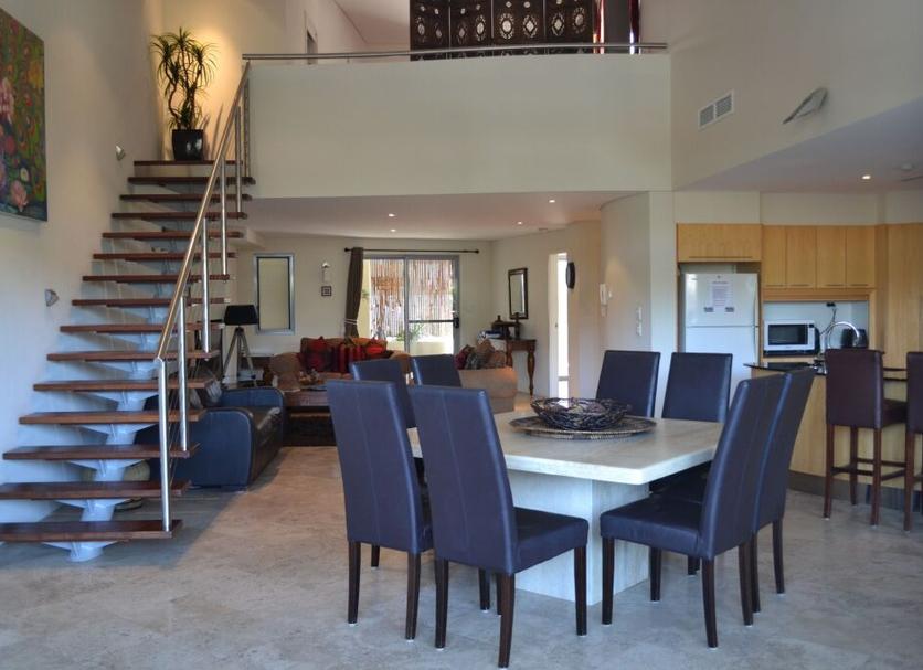 Dining room Photo