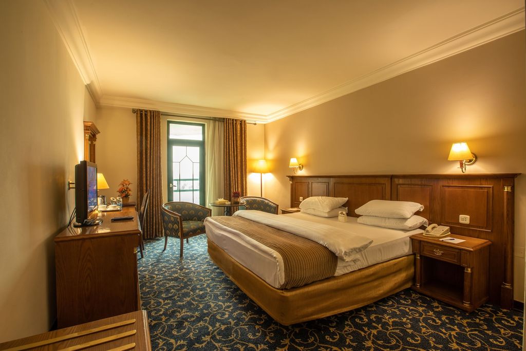 Bristol Hotel, Amán