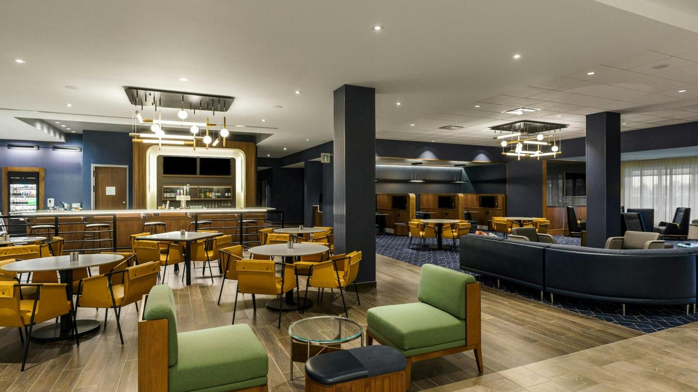 Courtyard by Marriott Indianapolis Fishers