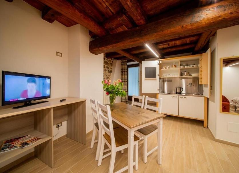 Dining room Photo