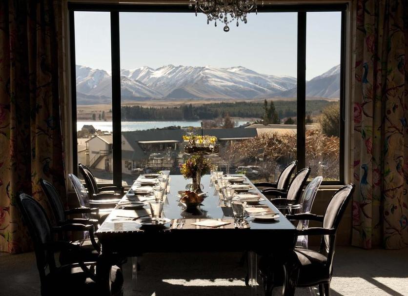 Dining room Photo