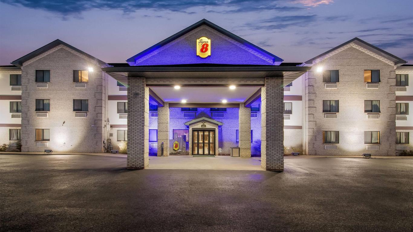 Super 8 by Wyndham Uniontown PA