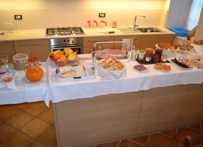 Buffet Photo
