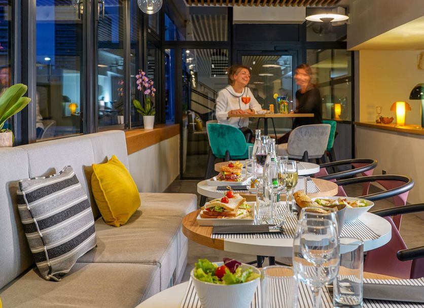 Restaurant Photo