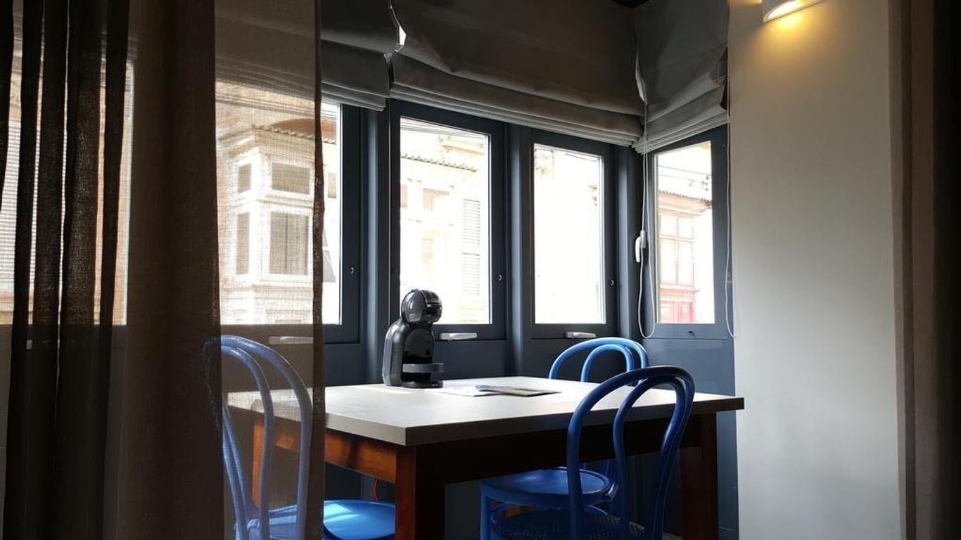 D Townhouse Boutique Suites