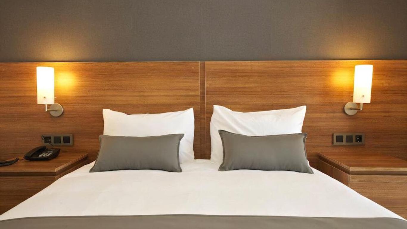 Hotel 117
