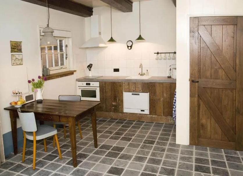 Kitchen Photo
