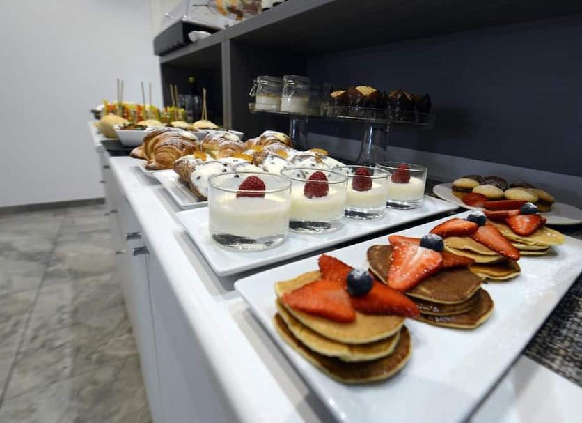 Buffet Photo