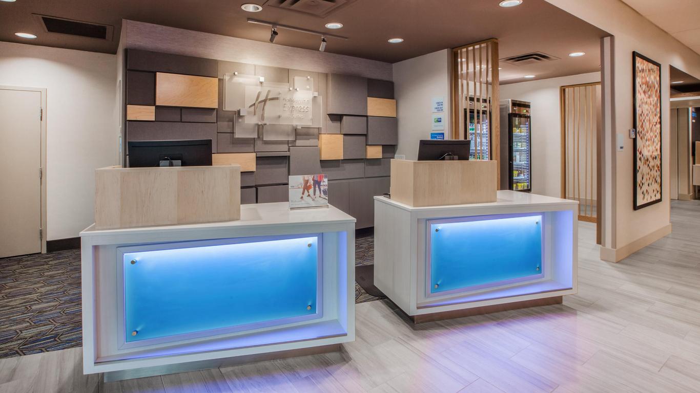 Holiday Inn Express & Suites Dawsonville