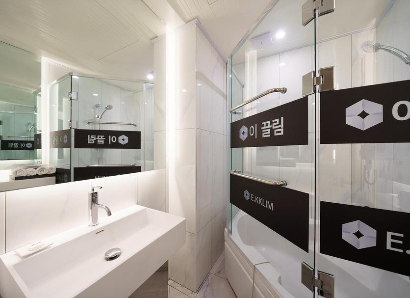 Bathroom Photo