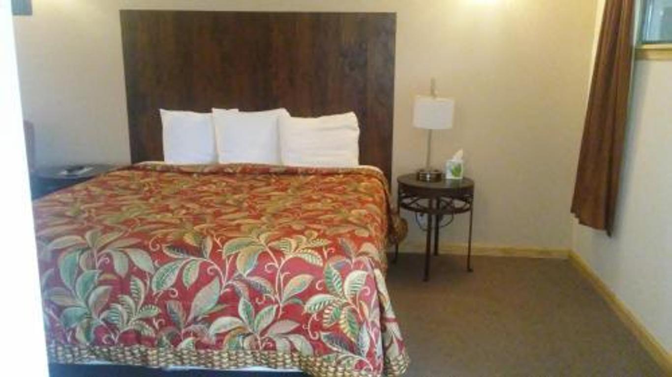 Hometown Inn By OYO Lakin, Ks