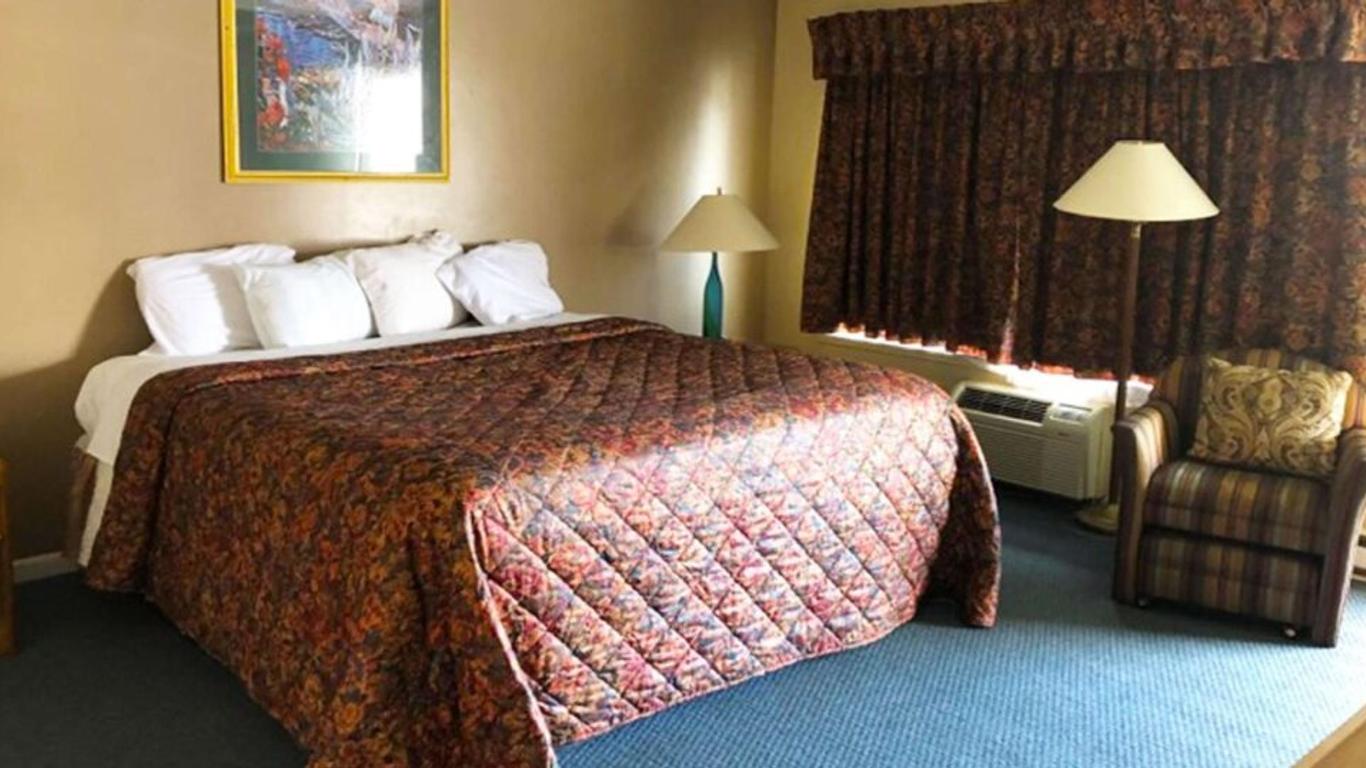 Village Inn Motel Holt