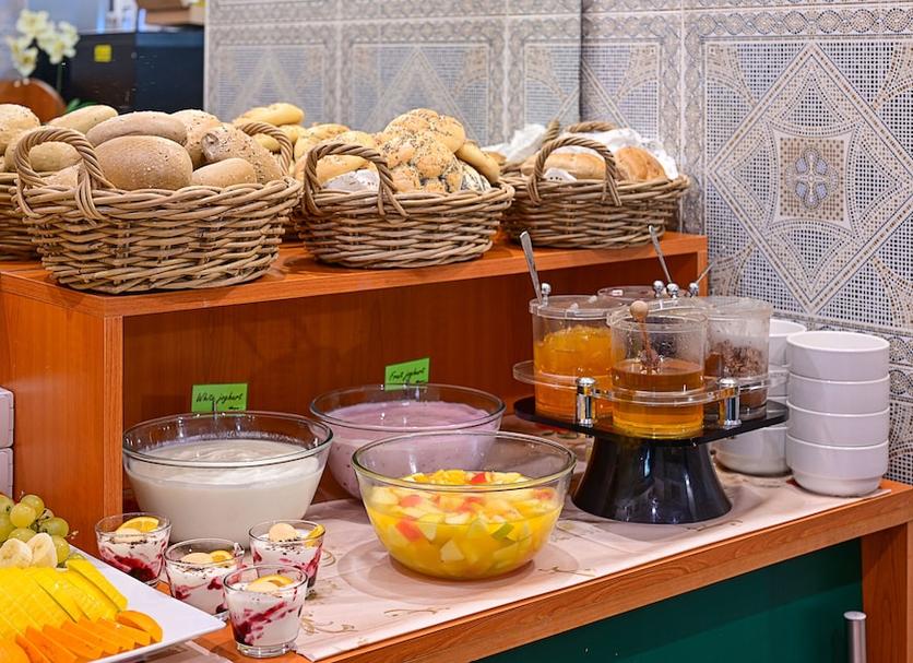 Buffet Photo