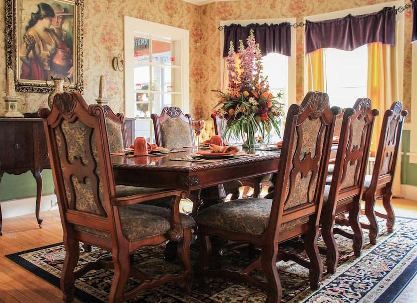 Dining room Photo