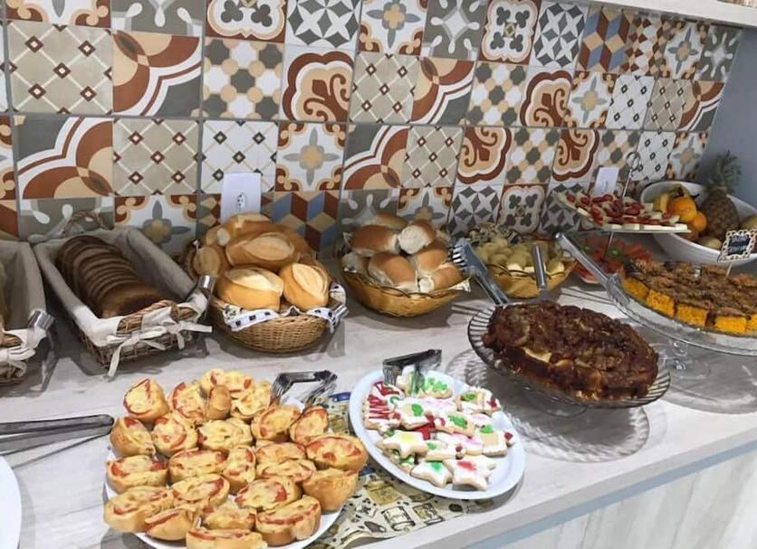 Buffet Photo