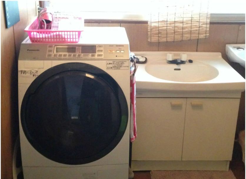 Laundry facility Photo