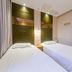 Hi Inn (Shanghai Zhongshan Park Wuyi Road) twin room in Shanghai with two single beds