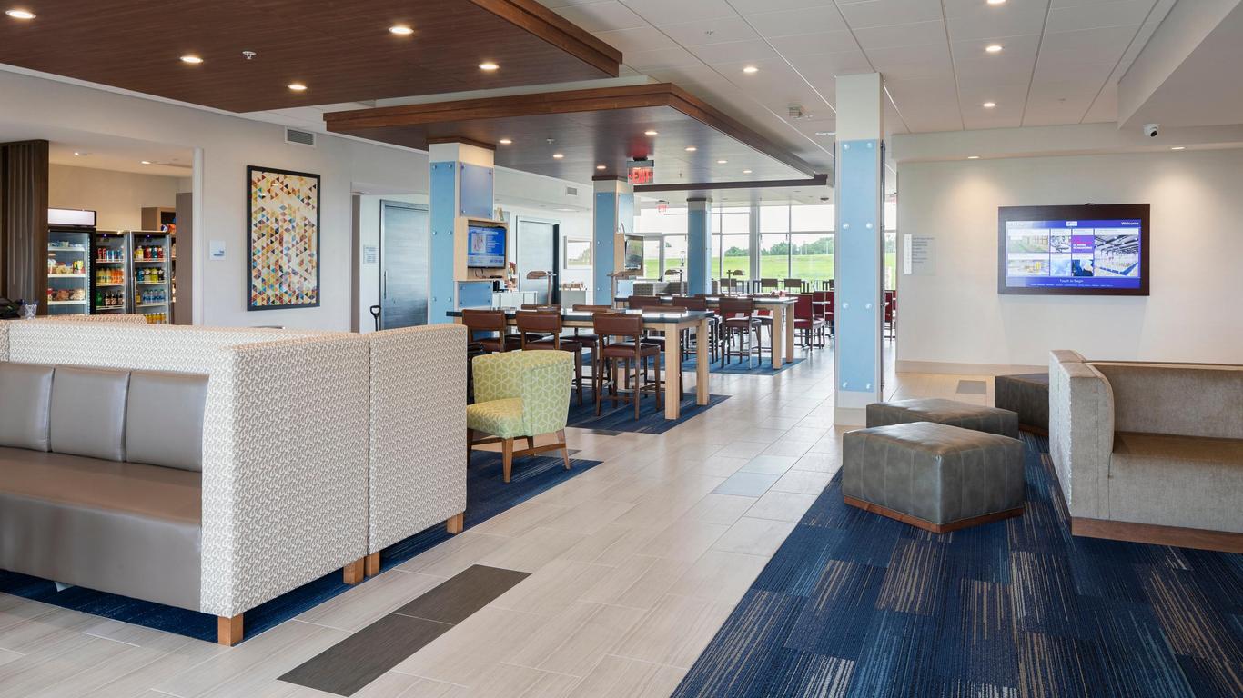 Holiday Inn Express & Suites Bourbonnais East - Bradley