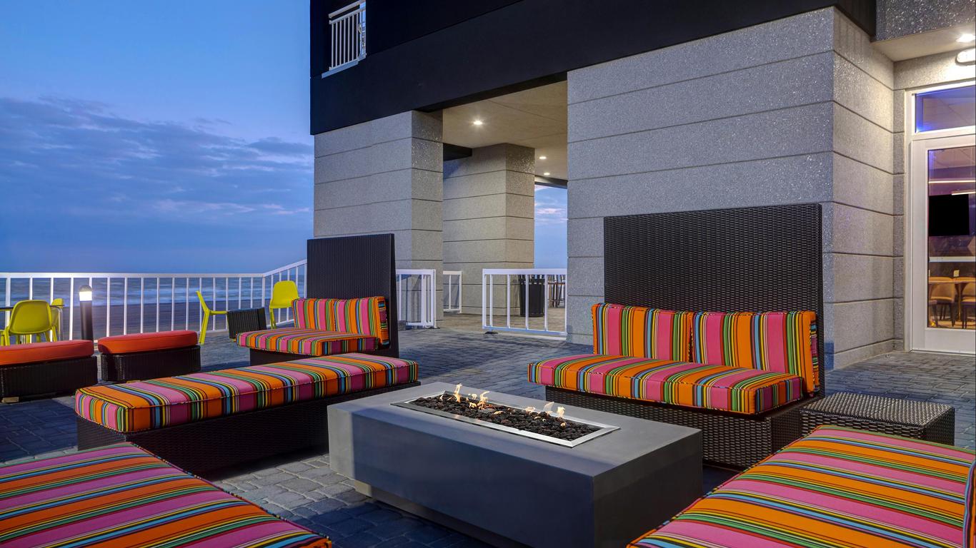 Tru by Hilton Galveston
