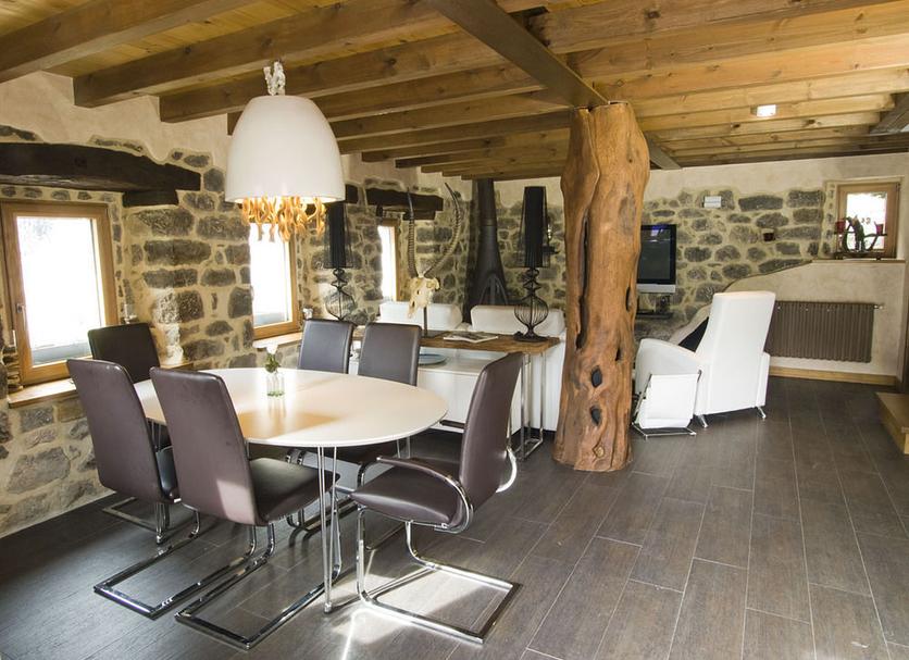 Dining room Photo