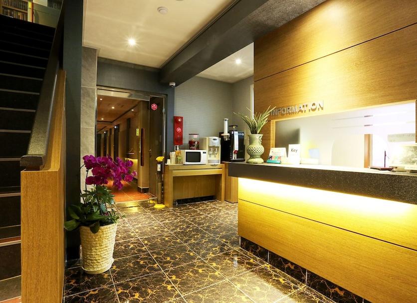 Front desk Photo