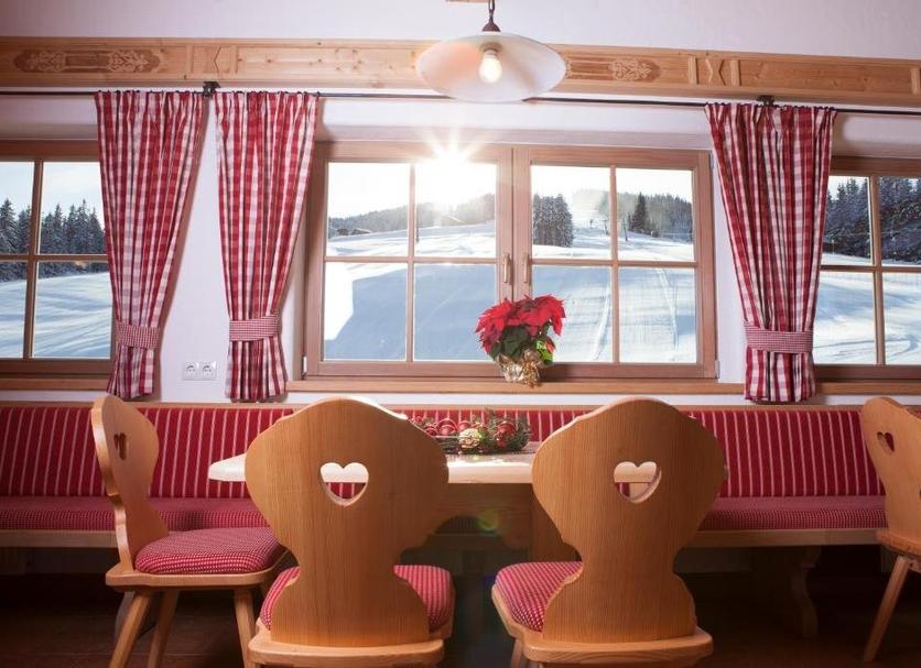 Dining room Photo