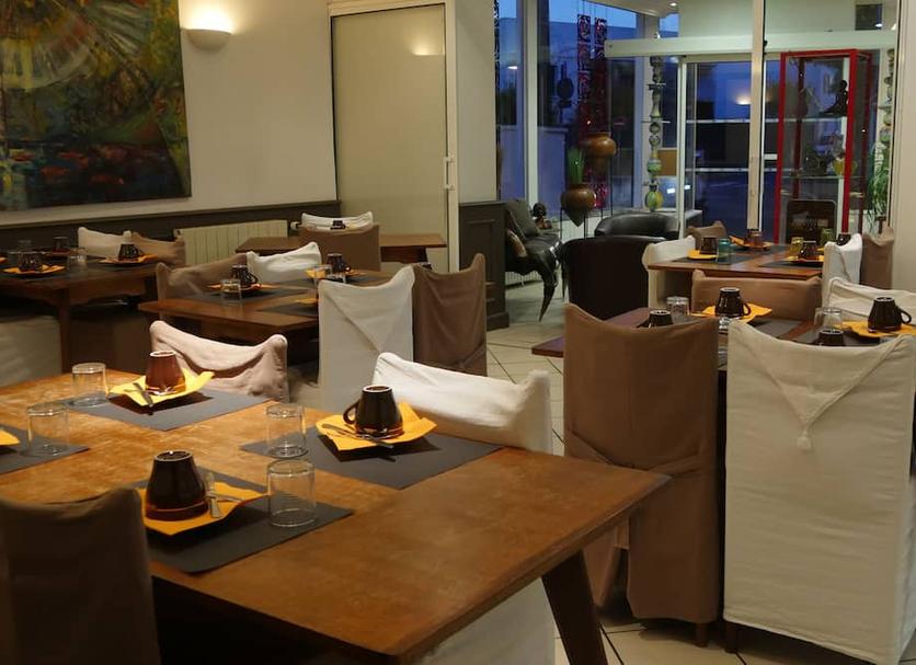 Restaurant Photo