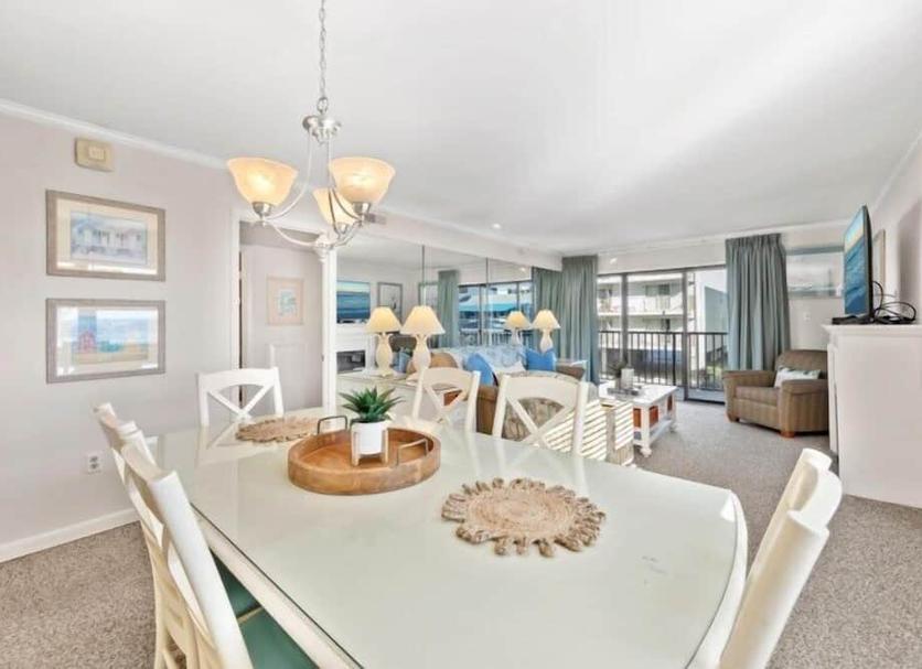 Dining room Photo
