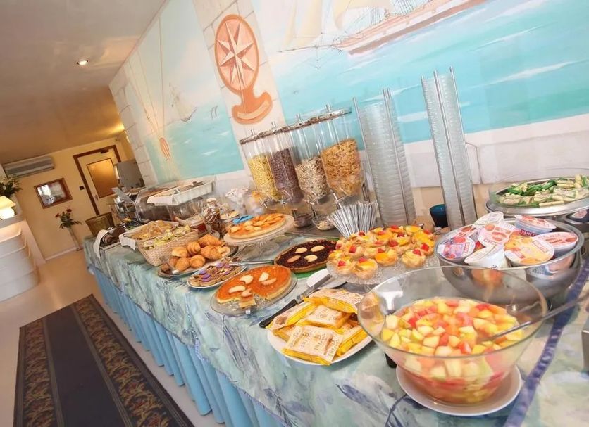 Buffet Photo