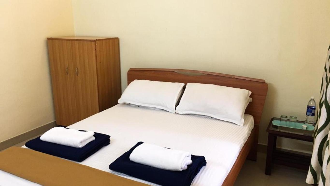 Palm Grove Service Villa