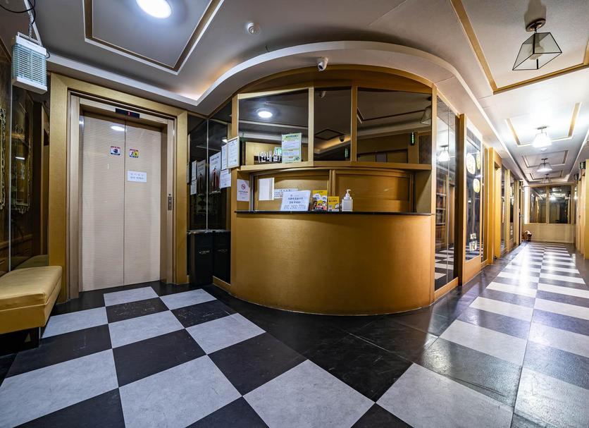 Front desk Photo