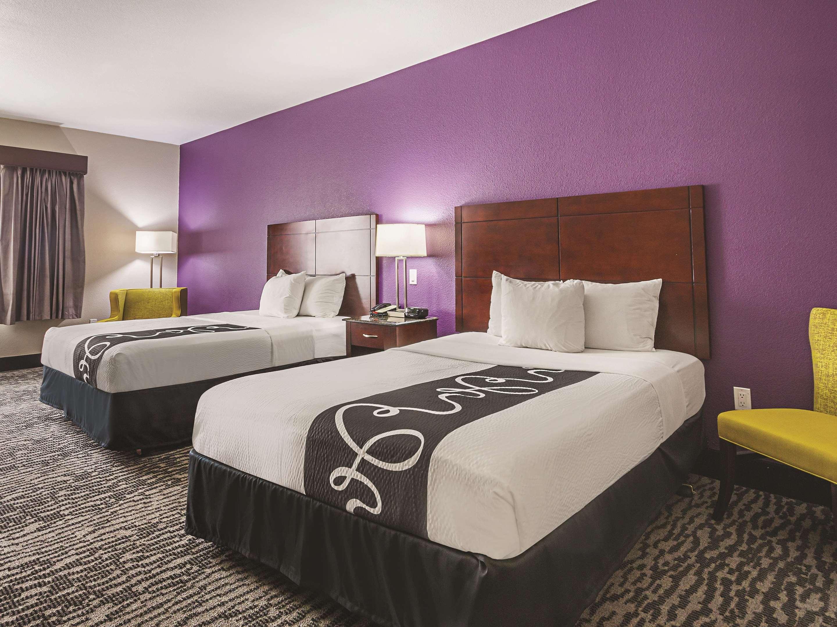 La Quinta Inn Suites by Wyndham Fresno Northwest from 79